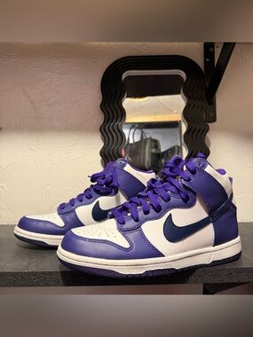 Nike High-Top Sneakers in Purple, White and Navy